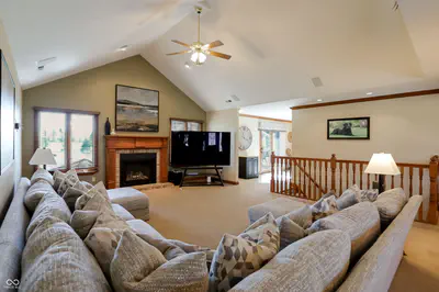 5571 Red Oak Drive, Greenfield - 9