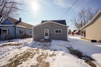 412 Main Street, Elwood - 28