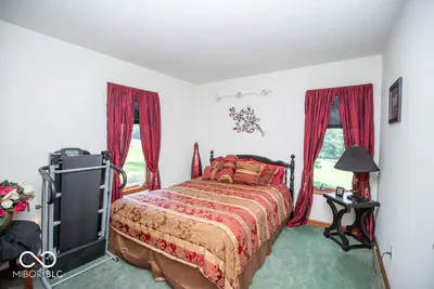 1000 County Road 55, North Vernon - 35