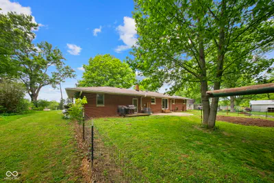 403 Lafayette Street, Cloverdale - 5