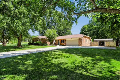 2577 Horizon Boulevard, Greenwood - 70