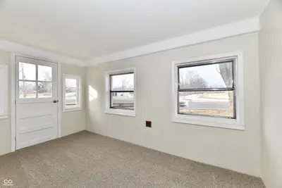 4992 100, New Palestine - 33
