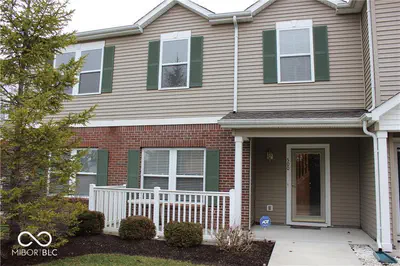 13370 White Granite Drive, Fishers