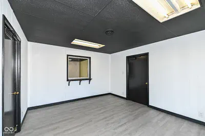 2401 Monroe Street, Muncie - 18