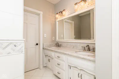 8649 Bay Colony Drive, Indianapolis - 57