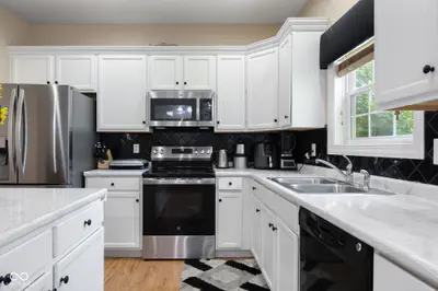 5836 Monticello Square Lane, Indianapolis - 17