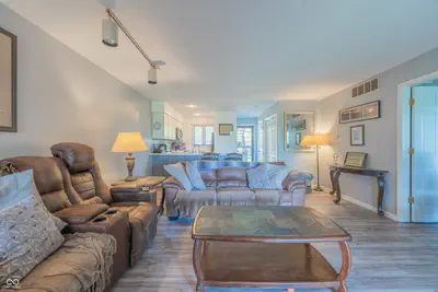 2048 Waters Edge Drive, Bloomington - 13