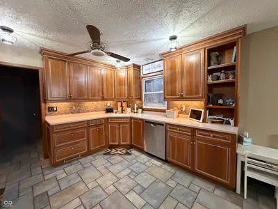825 Krislynn Woods Avenue, West Terre Haute - 30