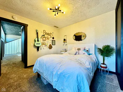 560 Sir Lancelot Drive, Seymour - 36