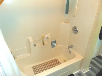 4706 Vernon Avenue, Lawrence - 16
