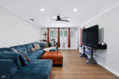 2577 Horizon Boulevard, Greenwood - 25