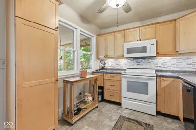 627 Hemphill Drive, Nineveh - 17