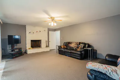 225 College Drive, Anderson - 18