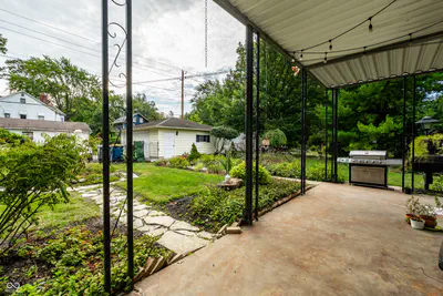 675 Woodruff Place West Drive, Indianapolis - 40