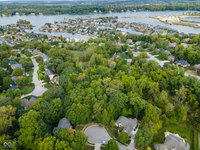 13562 Creekridge Lane, Fishers - 29