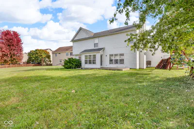 8626 Golden Falls Circle, Avon - 3